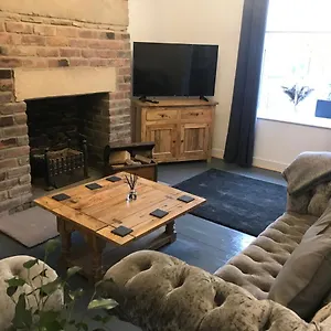 Oak Cottage, Holiday home